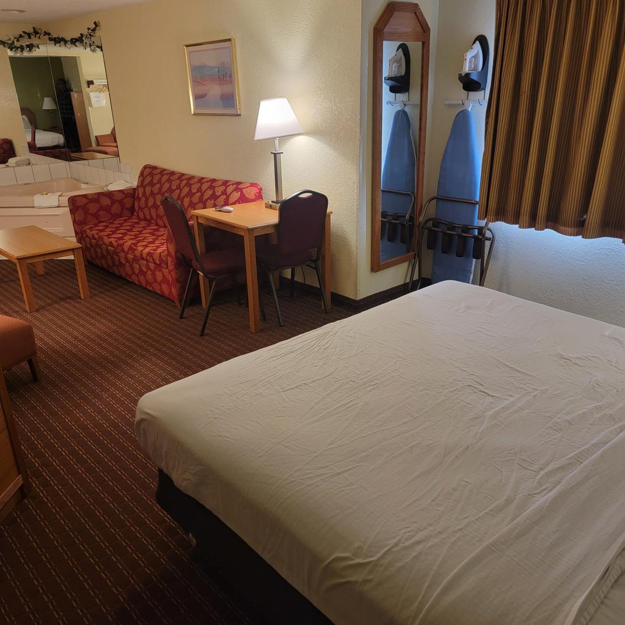 Days Inn By Wyndham Fort Dodge Kültér fotó