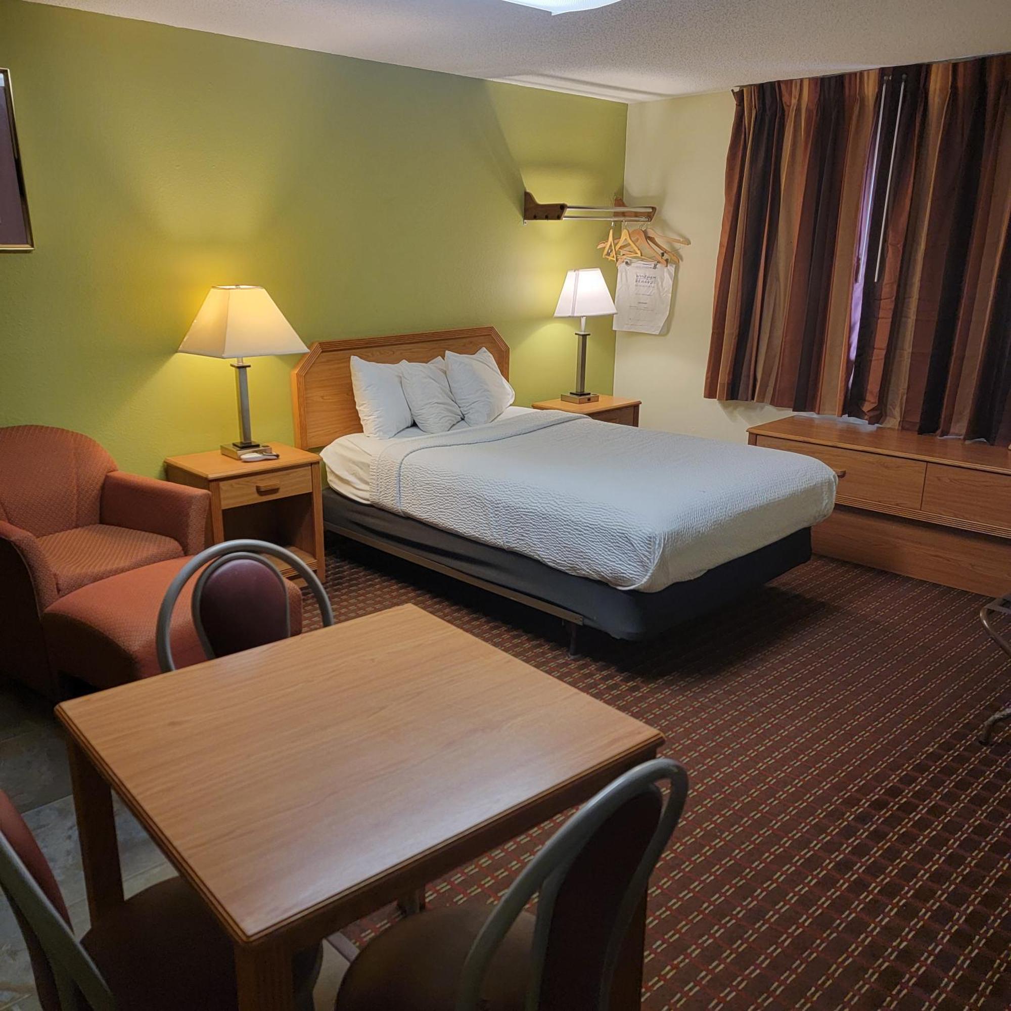 Days Inn By Wyndham Fort Dodge Kültér fotó